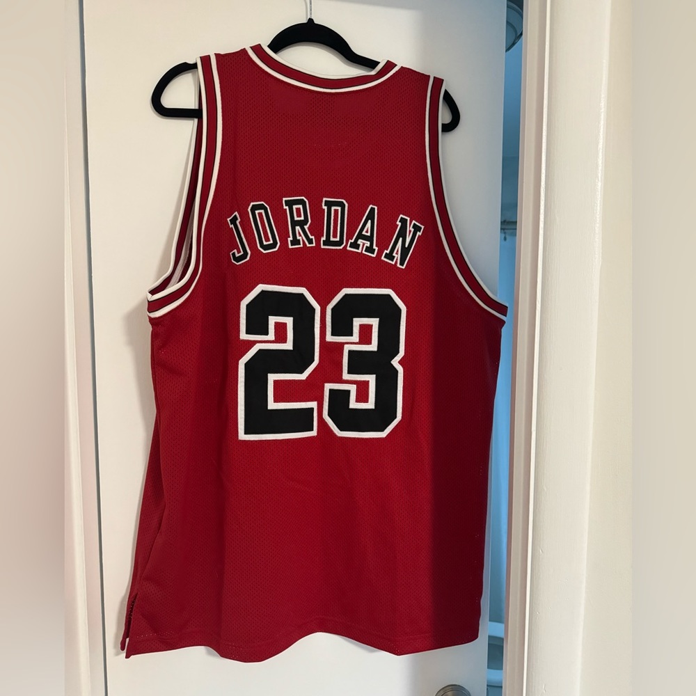Air Jordan Michael Jordan #23 Stitched Men’s Jersey - Authentic (Size XL) - Picture 2 of 4